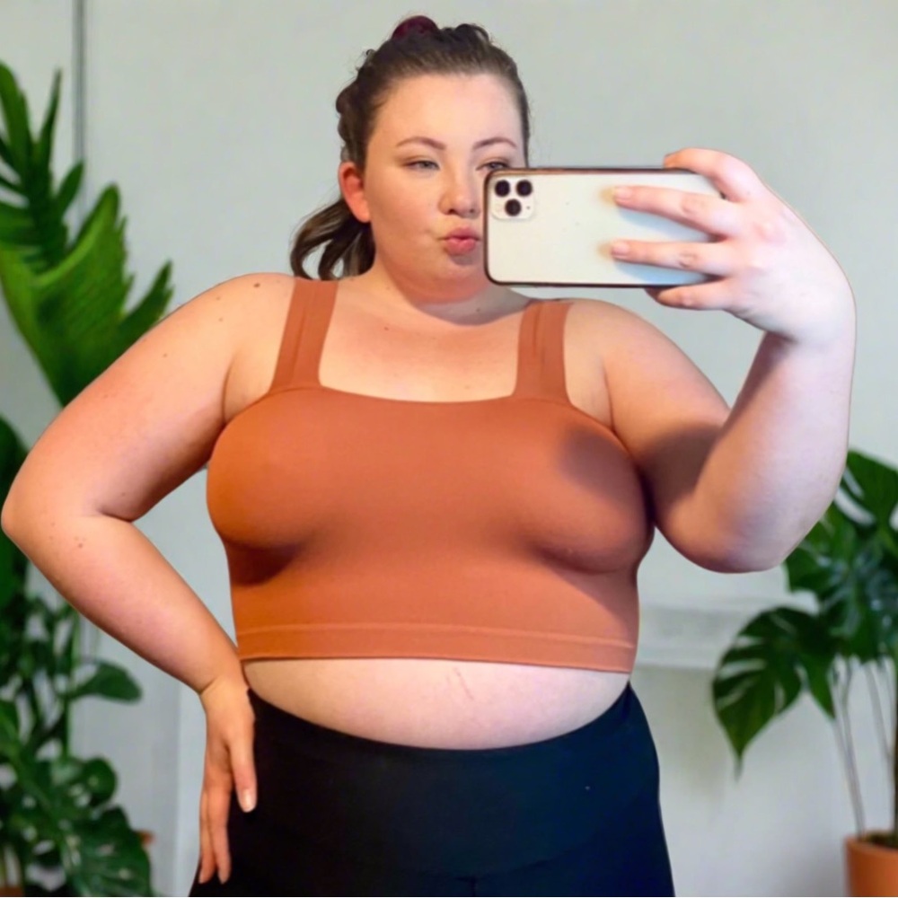HAILEY SQUARE NECK CROP TOP